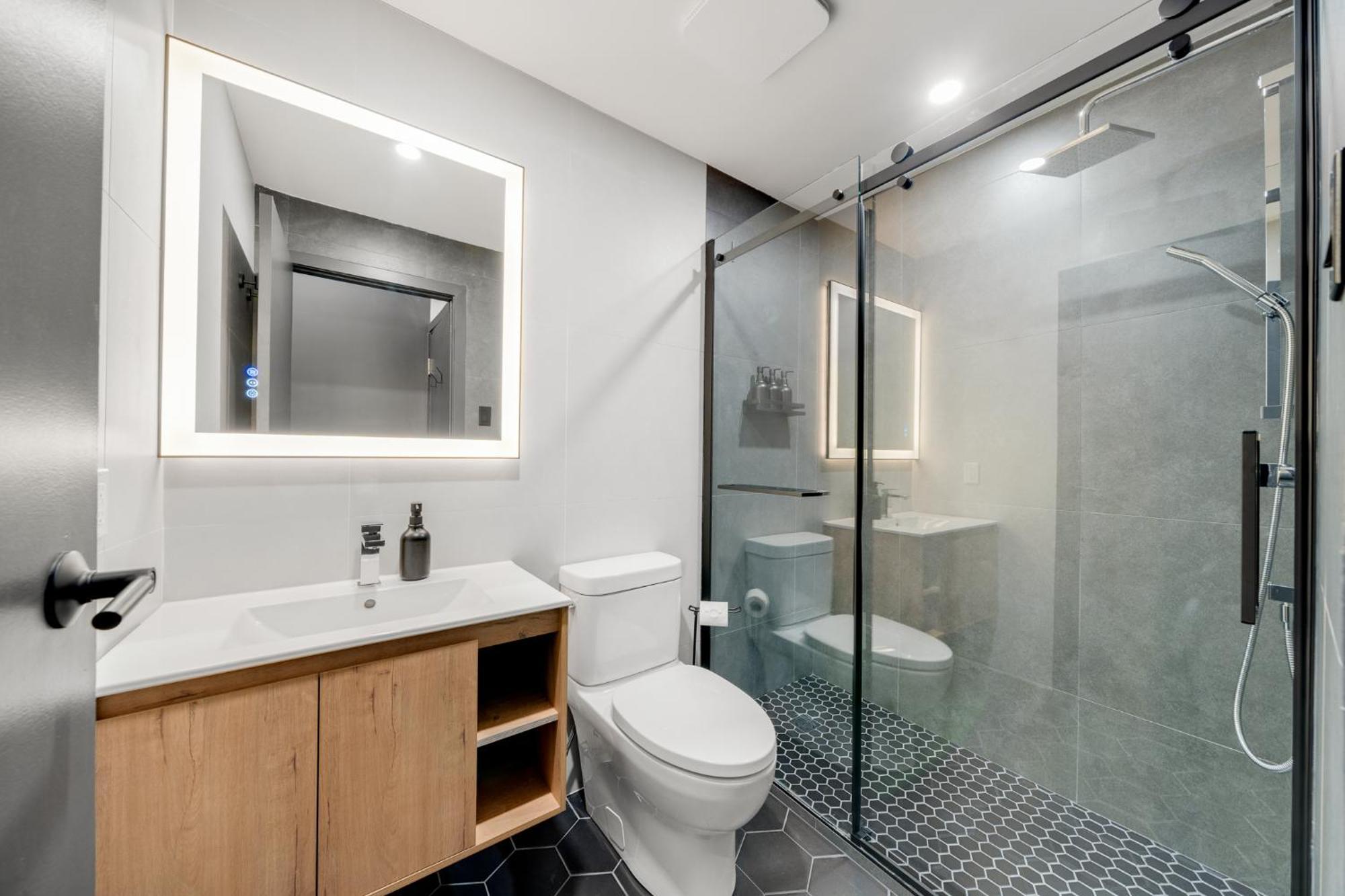Lift Hotel Montréal Buitenkant foto