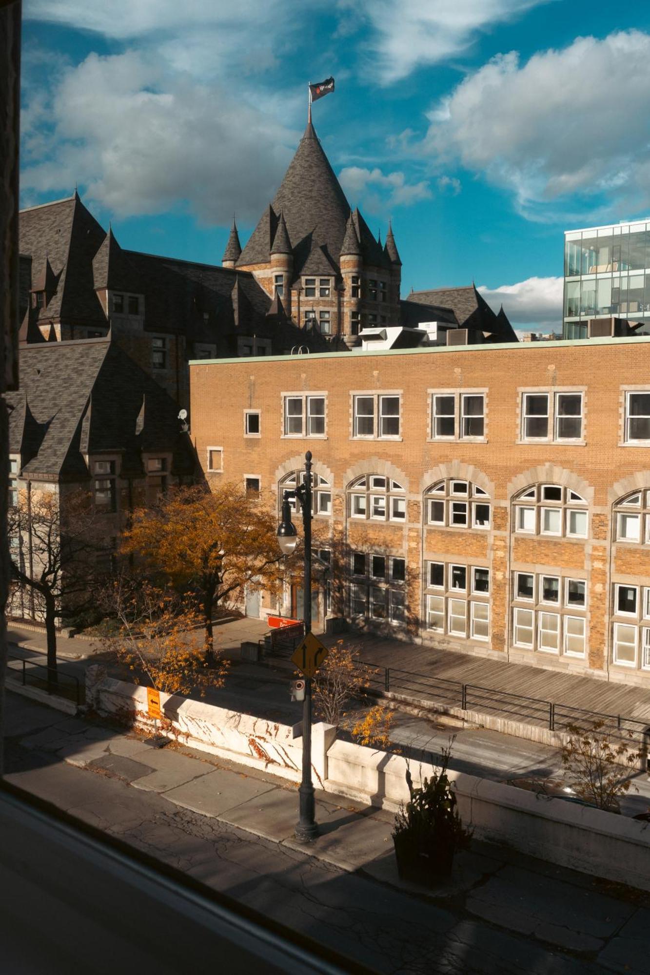 Lift Hotel Montréal Buitenkant foto